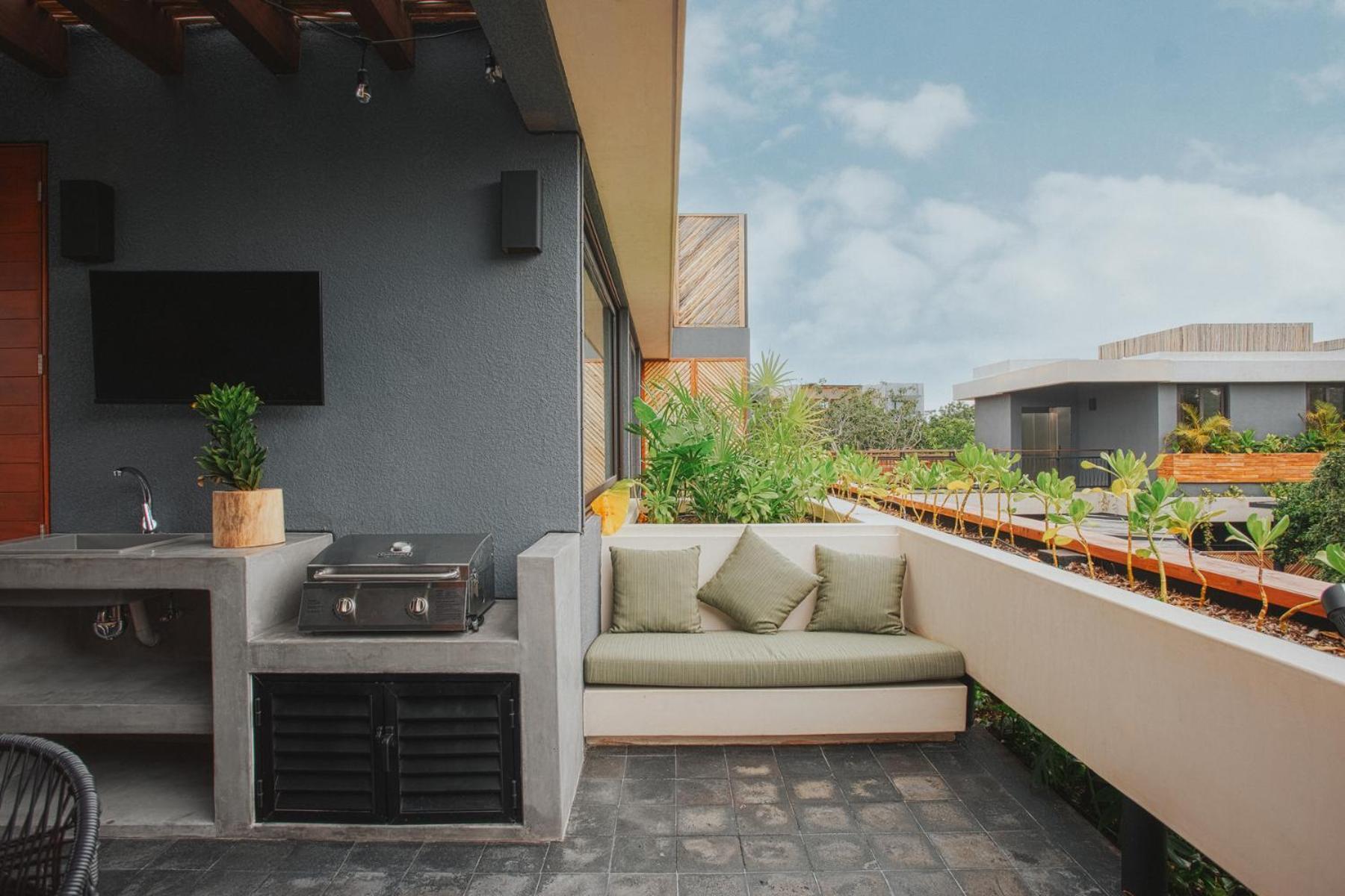 Divine 3br Ph Private Jacuzzi, Pools, Spa, Yoga Apartment Tulum
